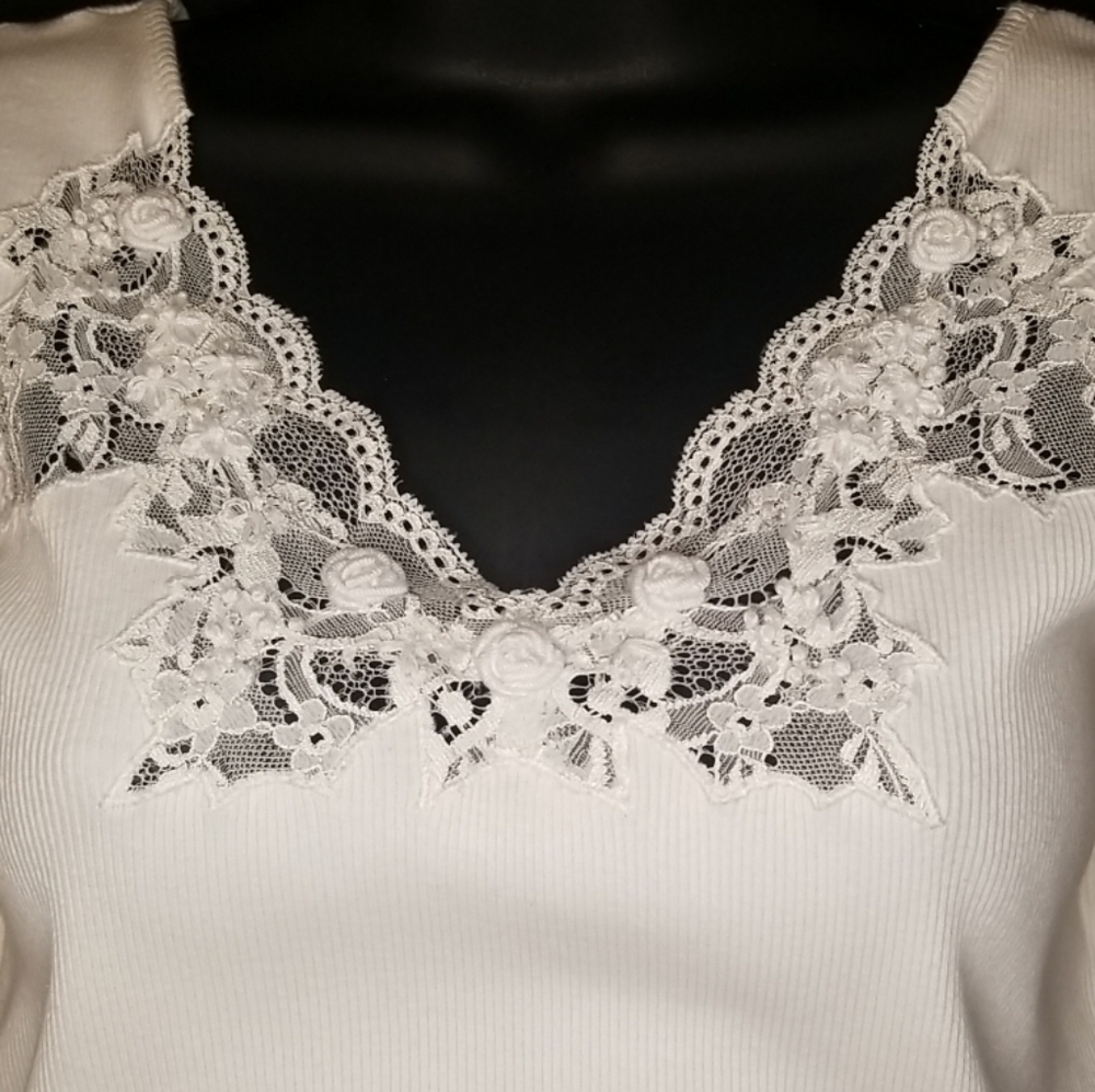 Anne Klein Sport V-Neck Embellished Ribbed Warm White Tank Top Size M